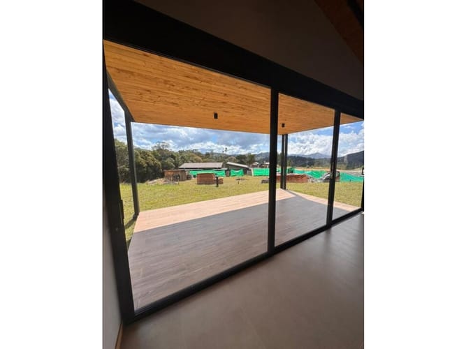 Casa de 3 alcobas en venta en Pantanillo, Medellín, 316 m² · foto 2 de 19