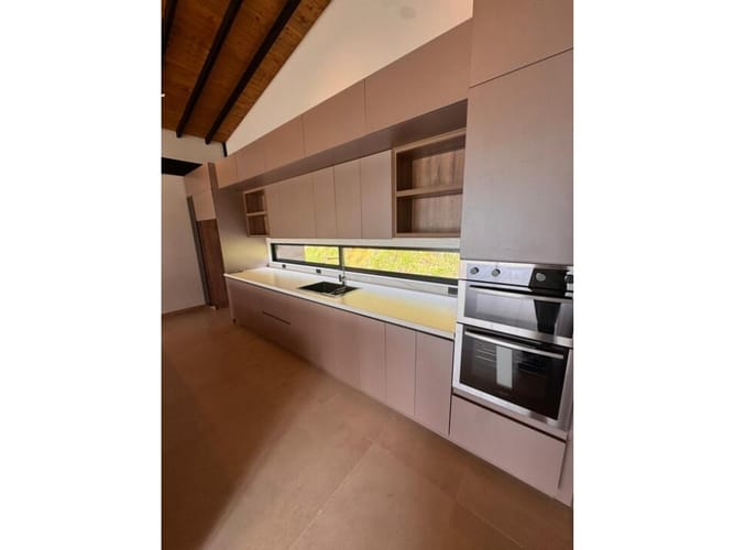 Casa de 3 alcobas en venta en Pantanillo, Medellín, 316 m² · foto 3 de 19