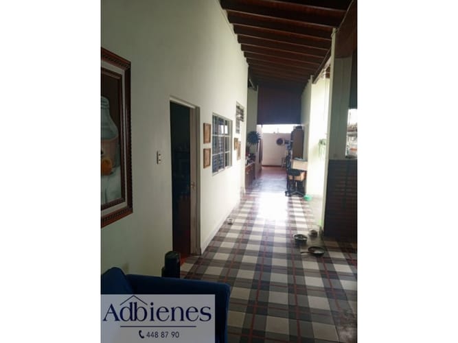 Casa de 7 alcobas en venta en Laureles, Medellín, 322 m² · foto 10 de 10