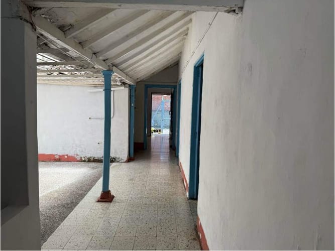 Local en venta en Camparola, Medellín, 257 m² · foto 11 de 13
