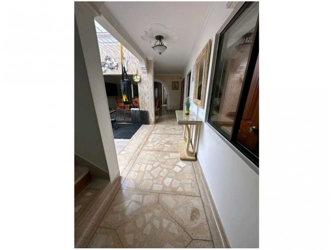 Casa de 4 alcobas en venta en Simon Bolivar, Medellín, 200 m² · foto 3 de 15