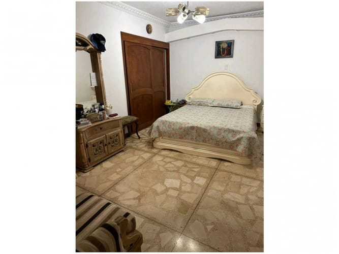 Casa de 4 alcobas en venta en Simon Bolivar, Medellín, 200 m² · foto 4 de 15
