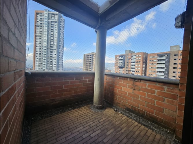 Apartamento de 3 alcobas en venta en Vía Las Palmas, Medellín, 173 m² · foto 3 de 21