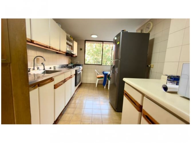 Apartamento de 3 alcobas en venta en Castropol, Medellín, 191 m² · foto 3 de 17