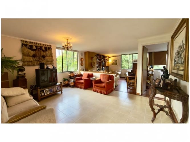 Apartamento de 3 alcobas en venta en Castropol, Medellín, 191 m² · foto 4 de 17