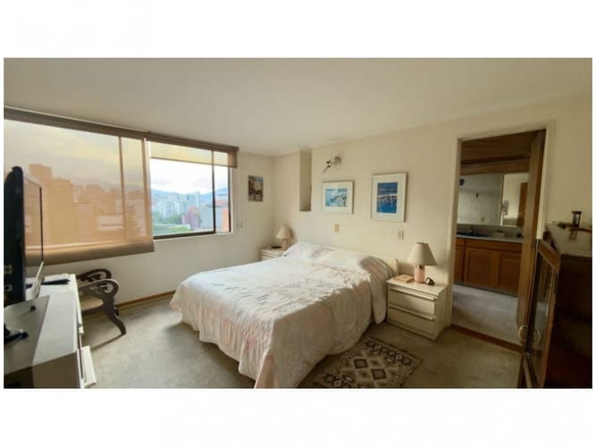 Apartamento de 3 alcobas en venta en Castropol, Medellín, 191 m² · foto 6 de 17