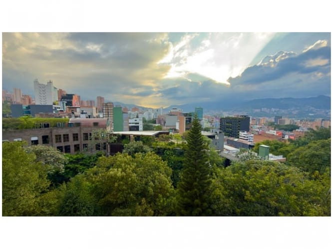 Apartamento de 3 alcobas en venta en Castropol, Medellín, 191 m² · foto 13 de 17