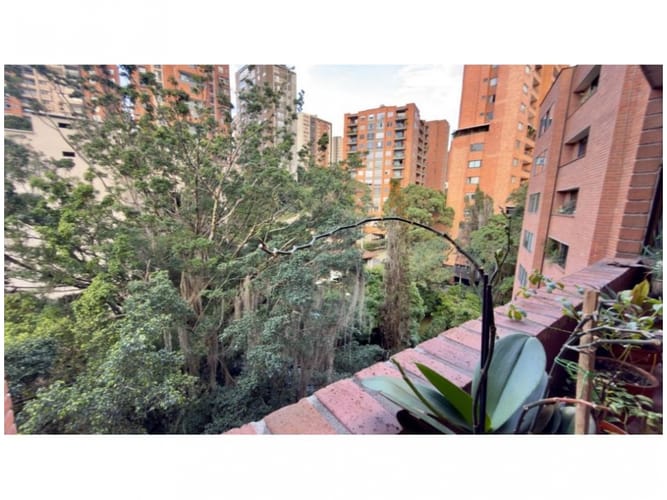 Apartamento de 3 alcobas en venta en Castropol, Medellín, 191 m² · foto 14 de 17