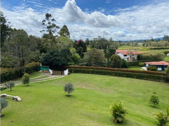 Lote en venta en Gualanday, La Ceja · foto 2 de 11