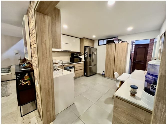Casa de 4 alcobas en venta en El Tesoro, Medellín, 270 m² · foto 7 de 24
