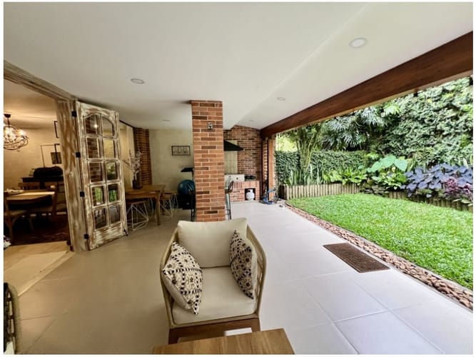 Casa de 4 alcobas en venta en El Tesoro, Medellín, 270 m² · foto 12 de 24