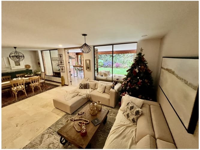 Casa de 4 alcobas en venta en El Tesoro, Medellín, 270 m² · foto 13 de 24