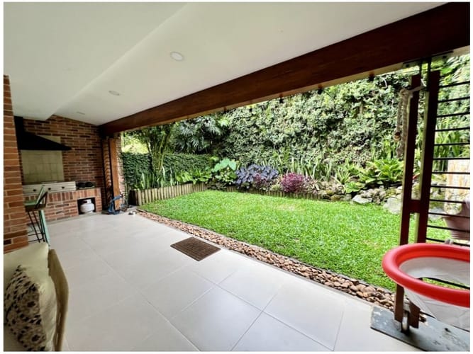 Casa de 4 alcobas en venta en El Tesoro, Medellín, 270 m² · foto 15 de 24