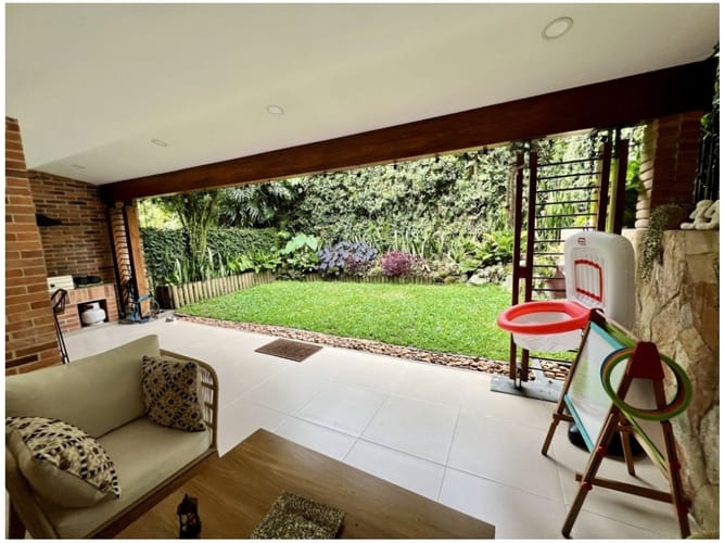 Casa de 4 alcobas en venta en El Tesoro, Medellín, 270 m² · foto 17 de 24