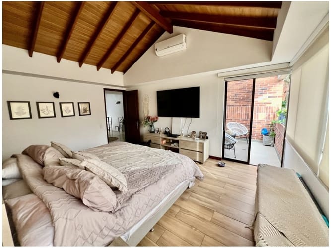 Casa de 4 alcobas en venta en El Tesoro, Medellín, 270 m² · foto 24 de 24