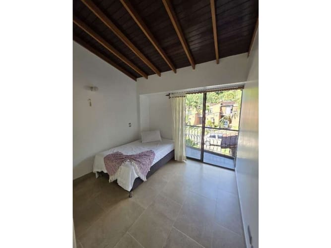 Casa de 4 alcobas en venta en Las Brujas, Envigado, 204 m² · foto 5 de 16