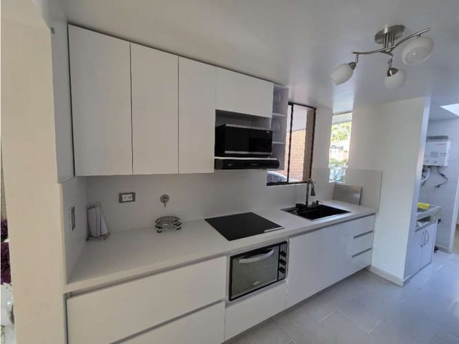 Casa de 4 alcobas en venta en Las Brujas, Envigado, 204 m² · foto 13 de 16