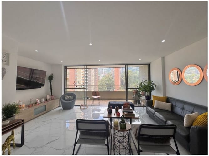 Apartamento de 3 alcobas en venta en Vizcaya, Medellín, 132 m² · foto 2 de 10