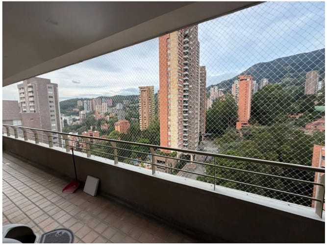 Apartamento de 3 alcobas en venta en Vizcaya, Medellín, 132 m² · foto 5 de 10