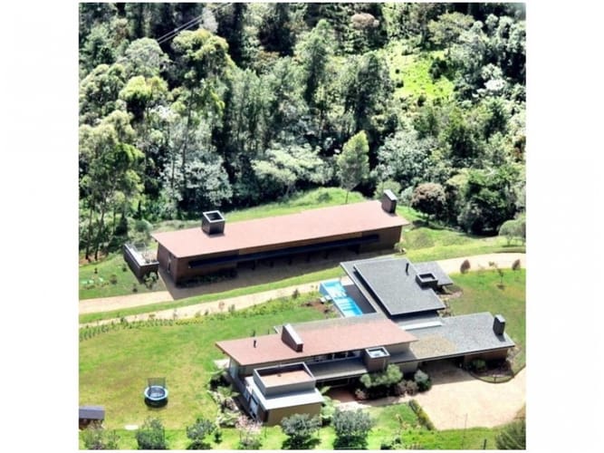 Casa de 4 alcobas en venta en El Tablazo, Rionegro, 1000 m² · foto 2 de 24