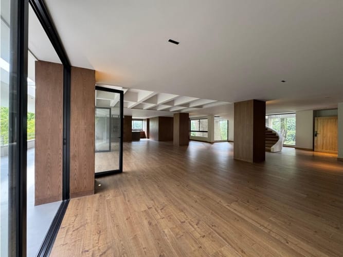 Apartamento de 3 alcobas en venta en El Poblado, Medellín, 500 m² · foto 3 de 24