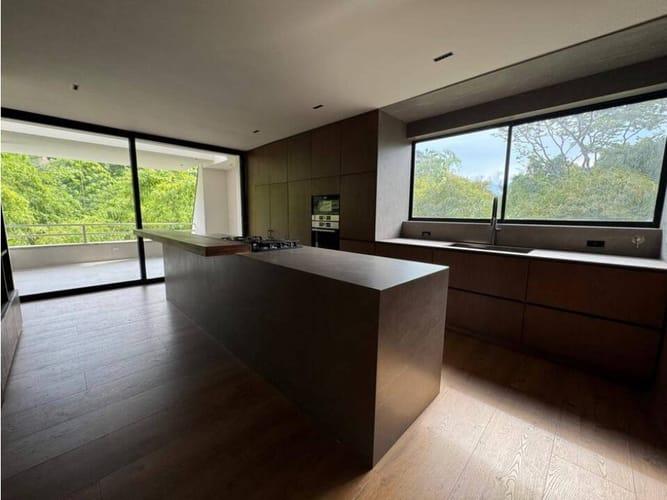 Apartamento de 3 alcobas en venta en El Poblado, Medellín, 500 m² · foto 8 de 24