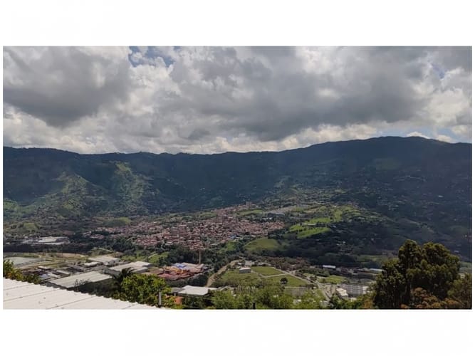 Finca en venta en Loma De Los Ochoa, Manizales, 120 m² · foto 2 de 24