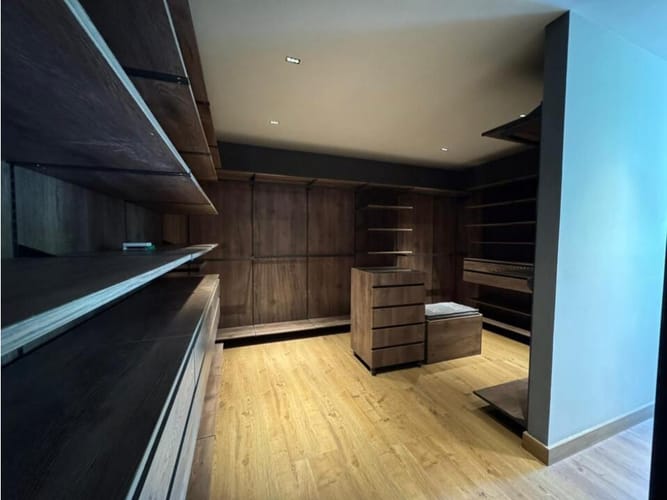 Apartamento de 3 alcobas en venta en El Poblado, Medellín, 500 m² · foto 20 de 24