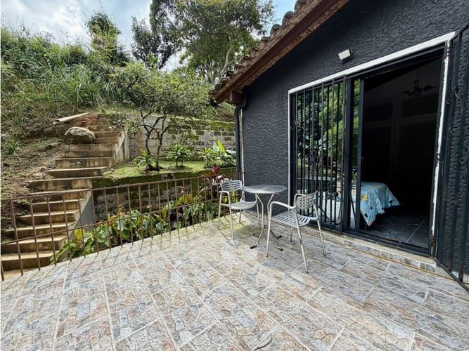 Casa de 5 alcobas en venta en Loma Del Chocho, Envigado, 390 m² · foto 3 de 24