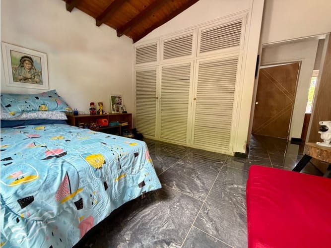 Casa de 5 alcobas en venta en Loma Del Chocho, Envigado, 390 m² · foto 5 de 24