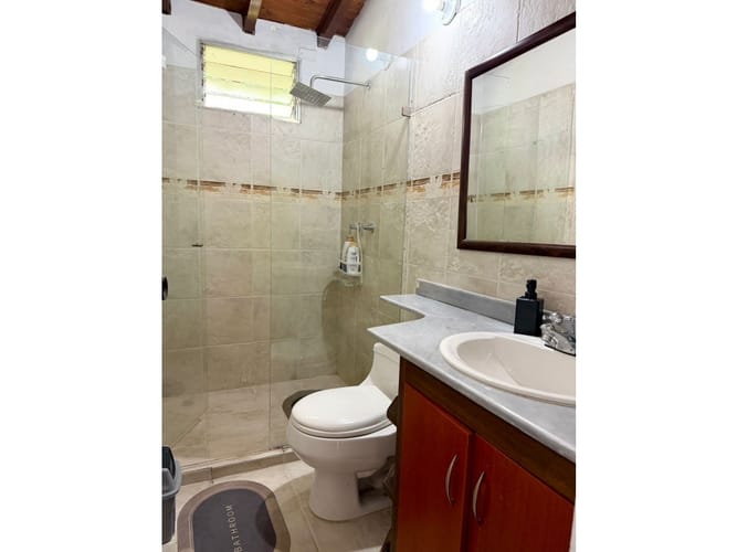 Casa de 5 alcobas en venta en Loma Del Chocho, Envigado, 390 m² · foto 7 de 24