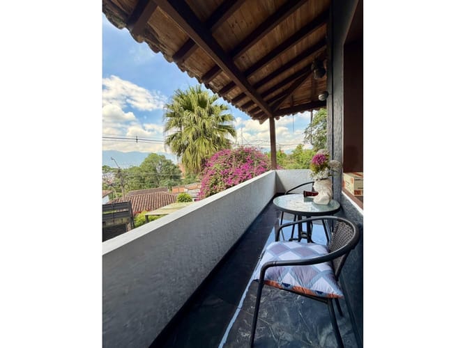 Casa de 5 alcobas en venta en Loma Del Chocho, Envigado, 390 m² · foto 9 de 24