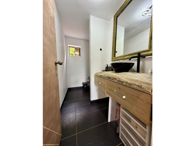 Casa de 5 alcobas en venta en Loma Del Chocho, Envigado, 390 m² · foto 11 de 24