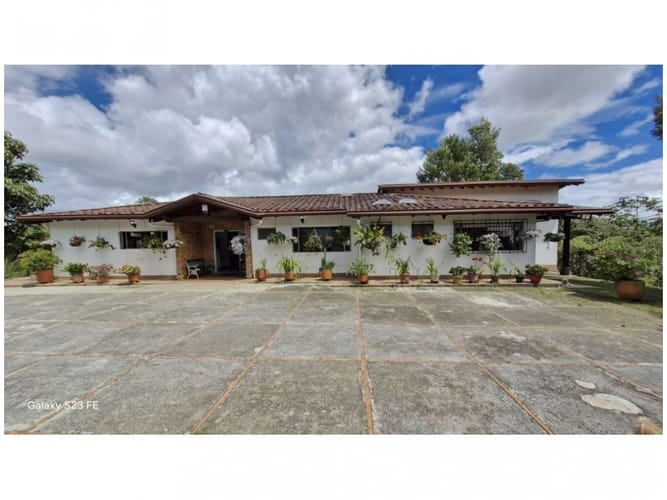 Casa de 4 alcobas en venta en El Chuscal, El Retiro, 450 m² · foto 2 de 24