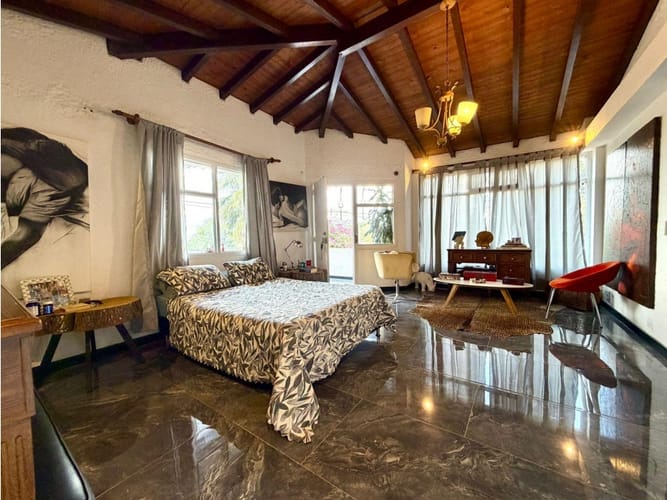Casa de 5 alcobas en venta en Loma Del Chocho, Envigado, 390 m² · foto 14 de 24