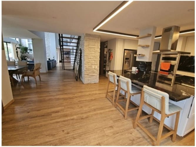 Casa de 4 alcobas en venta en El Poblado, Medellín, 458 m² · foto 5 de 24