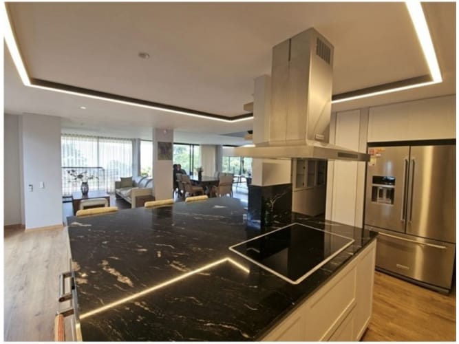 Casa de 4 alcobas en venta en El Poblado, Medellín, 458 m² · foto 6 de 24