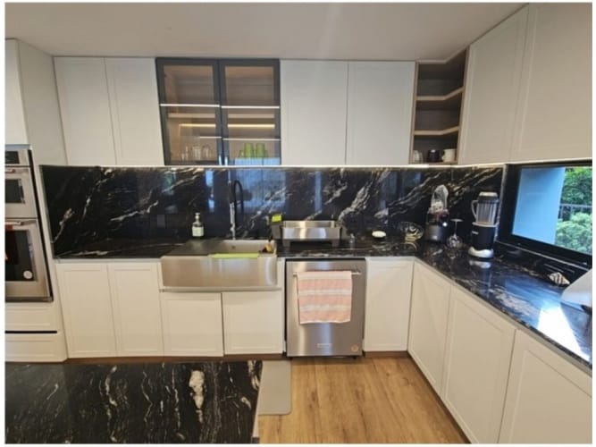 Casa de 4 alcobas en venta en El Poblado, Medellín, 458 m² · foto 9 de 24