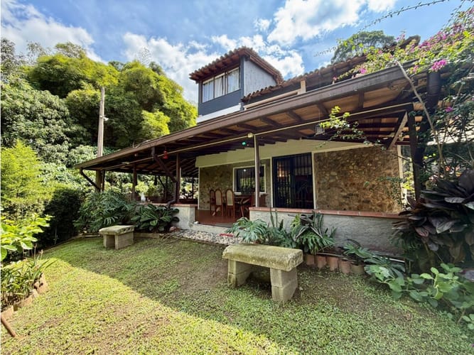 Casa de 5 alcobas en venta en Loma Del Chocho, Envigado, 390 m² · foto 22 de 24