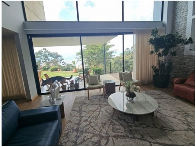 Casa de 4 alcobas en venta en El Poblado, Medellín, 458 m² · foto 18 de 24