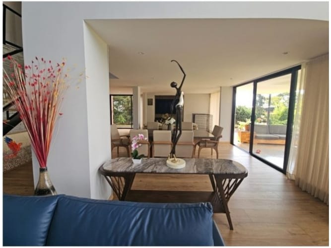 Casa de 4 alcobas en venta en El Poblado, Medellín, 458 m² · foto 22 de 24
