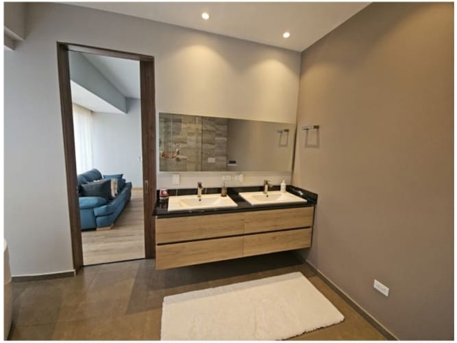 Casa de 4 alcobas en venta en El Poblado, Medellín, 458 m² · foto 23 de 24