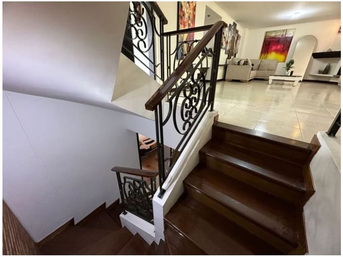 Casa de 5 alcobas en venta en Camino Verde, Envigado, 236 m² · foto 5 de 24