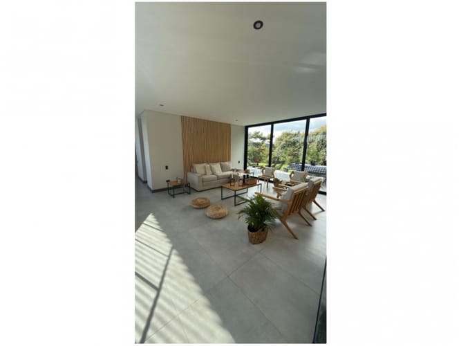 Casa de 4 alcobas en venta en Vía Las Palmas, Envigado, 380 m² · foto 3 de 13