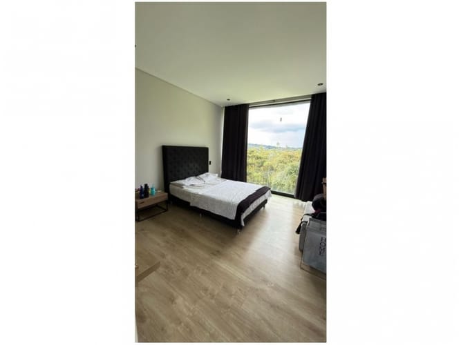 Casa de 4 alcobas en venta en Vía Las Palmas, Envigado, 380 m² · foto 4 de 13