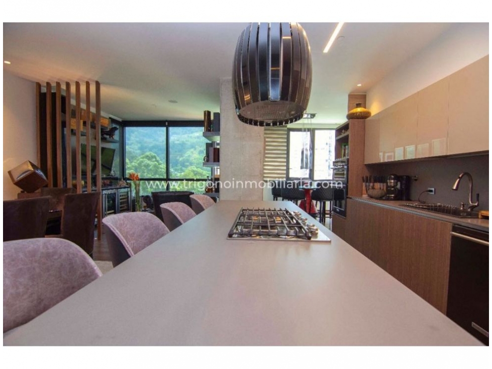 Apartamento en venta en El Poblado, Medellín · foto 2 de 23