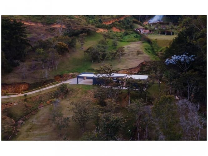 Casa de 3 alcobas en venta en Sajonia, Rionegro, 235 m² · foto 5 de 22