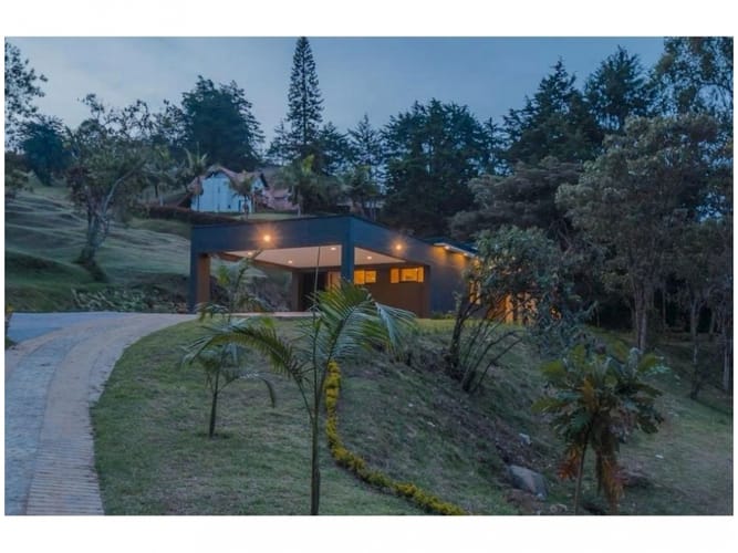 Casa de 3 alcobas en venta en Sajonia, Rionegro, 235 m² · foto 6 de 22