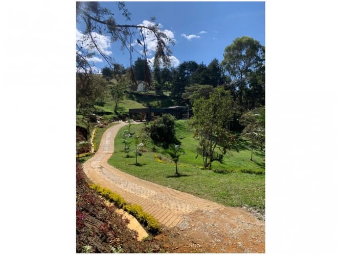 Casa de 3 alcobas en venta en Sajonia, Rionegro, 235 m² · foto 8 de 22