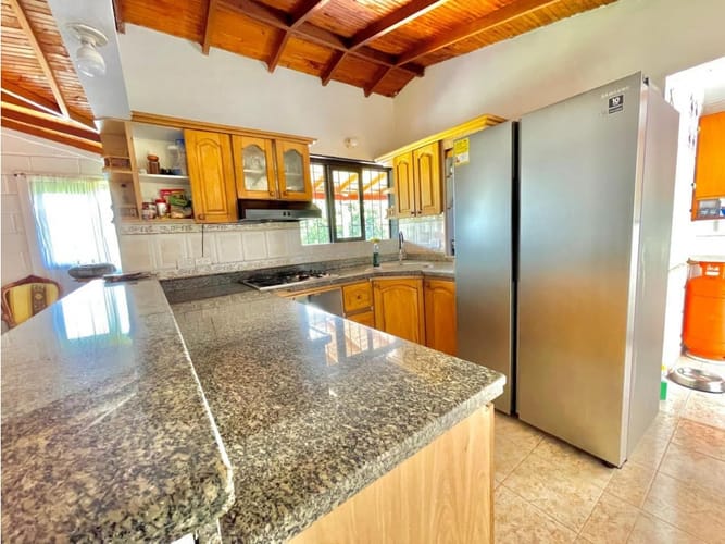 Finca en venta en Actividad Multiple, Copacabana, 180 m² · foto 4 de 24